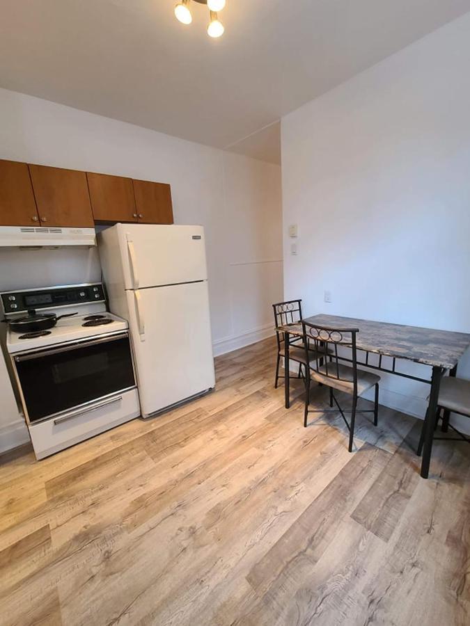 Full Kitchen Ii 600 For 7night Ii B Montréal